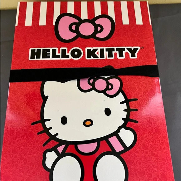 Hello Kitty embroidered fleece plush  sweatshirt, crewneck New in Box XLarge - Picture 6 of 8